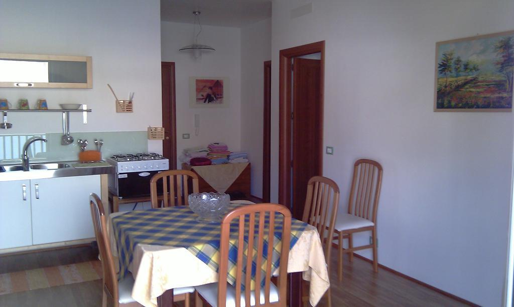 Апартаменти Casa Baby Planet Шиклі Номер фото